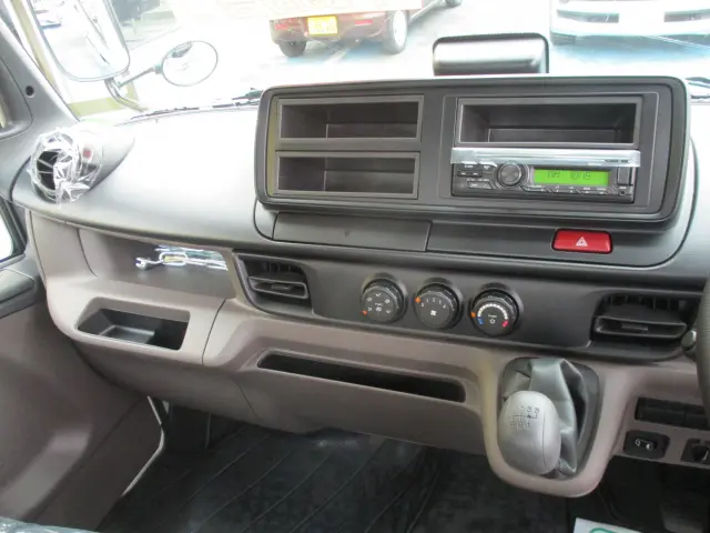 三菱 キャンター 2RG-FBA20(2WD)の写真26