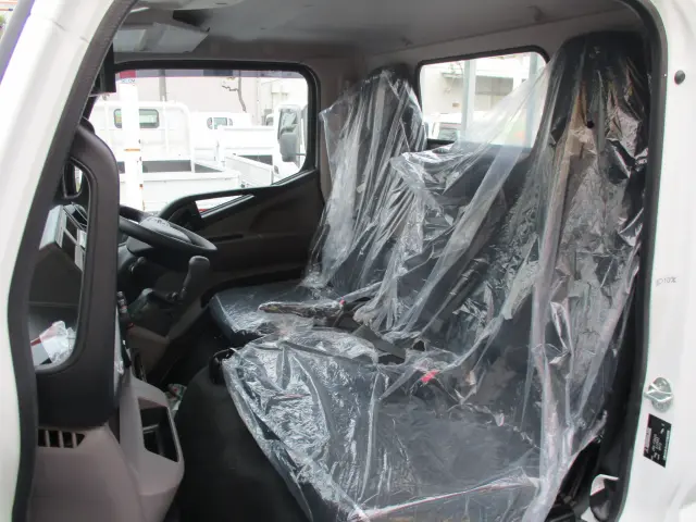 三菱 キャンター 2RG-FBA20(2WD)の写真31