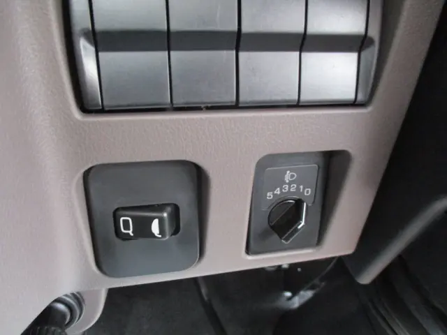 三菱 キャンター 2RG-FBA20(2WD)の写真33