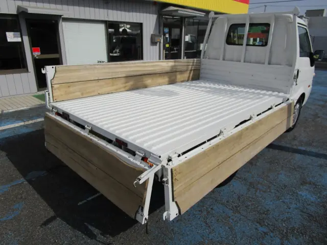 マツダ ボンゴトラック DBF-SLP2T(2WD)の写真2