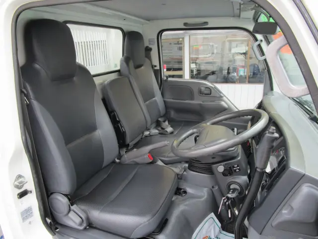 いすゞ エルフ TKG-NKR85AN(2WD)の写真6