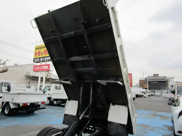 いすゞ エルフ TKG-NKR85AN(2WD)の写真15