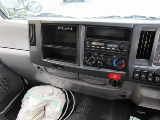 いすゞ エルフ TKG-NKR85AN(2WD)の写真26