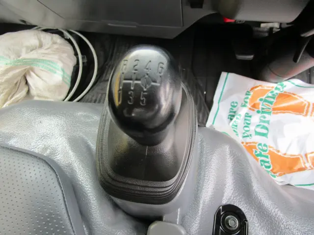 いすゞ エルフ TKG-NKR85AN(2WD)の写真27