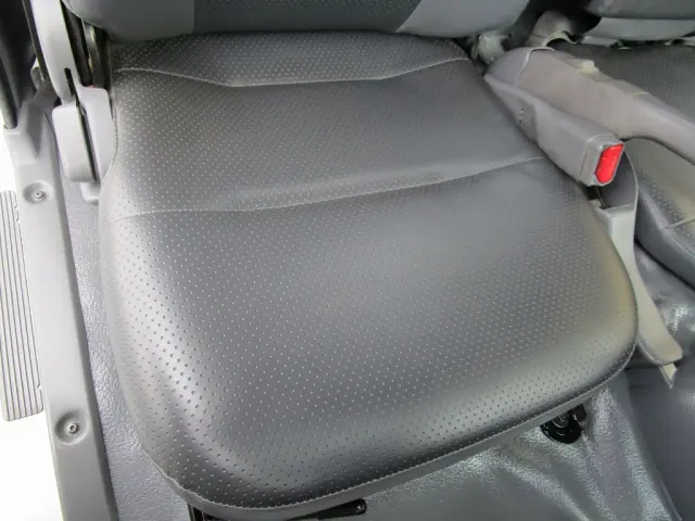 いすゞ エルフ TKG-NKR85AN(2WD)の写真30