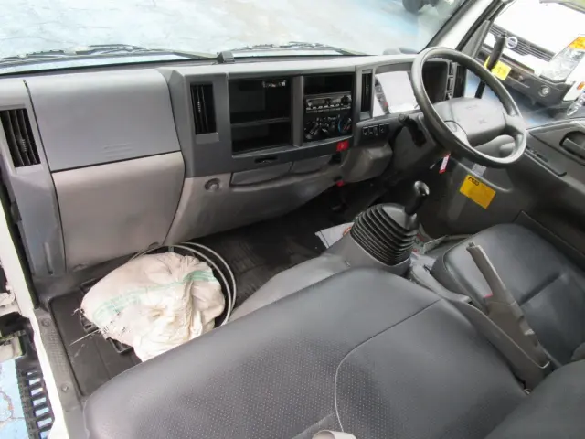 いすゞ エルフ TKG-NKR85AN(2WD)の写真31