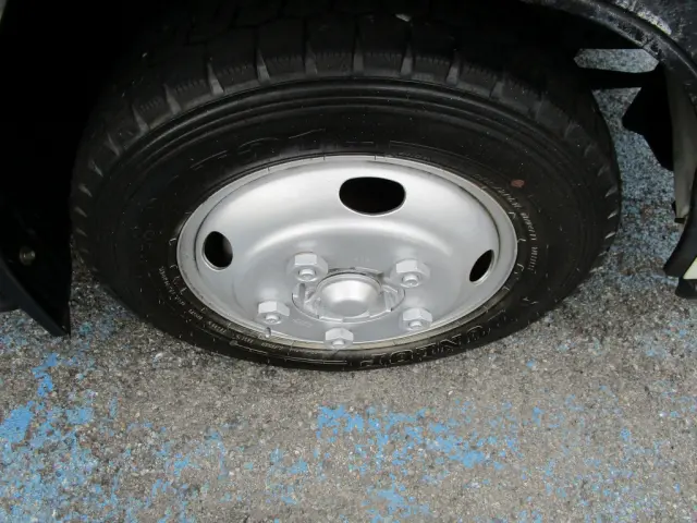 いすゞ エルフ TKG-NKR85AN(2WD)の写真44