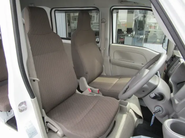 日産 クリッパーバン HBD-DR17V(2WD)の写真6