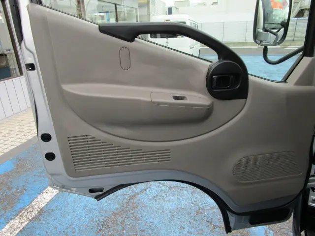 日産 アトラス SKG-TZ3F24(2WD)の写真41