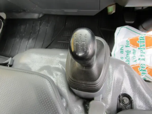 いすゞ エルフ TKG-NJR85A(2WD)の写真33