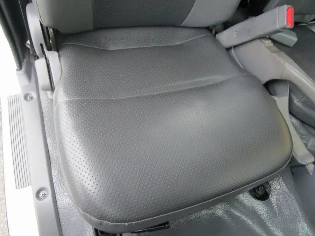 いすゞ エルフ TKG-NJR85A(2WD)の写真36