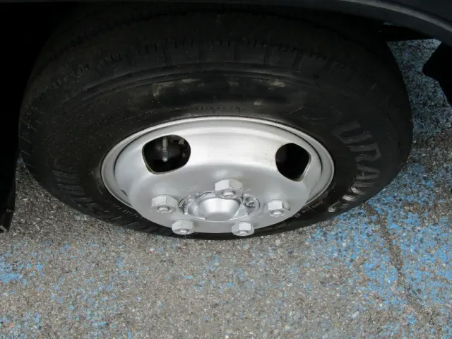 いすゞ エルフ TKG-NJR85A(2WD)の写真43