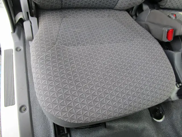 いすゞ エルフ TRG-NJR85A(2WD)の写真30