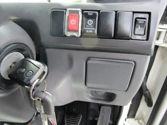 いすゞ エルフ TRG-NJR85A(2WD)の写真36