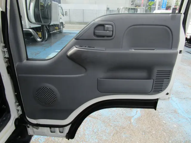 いすゞ エルフ TRG-NJR85A(2WD)の写真43