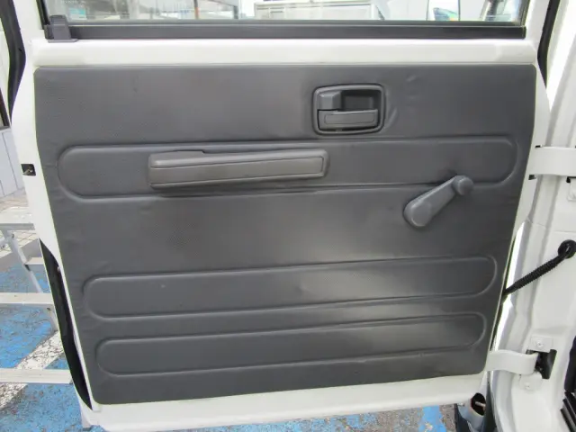 いすゞ エルフ TRG-NJR85A(2WD)の写真45