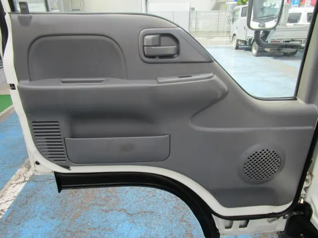 いすゞ エルフ TRG-NJR85A(2WD)の写真46
