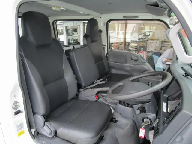 いすゞ エルフ TRG-NJS85A(2WD)の写真6