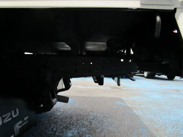 いすゞ エルフ TRG-NJS85A(2WD)の写真18