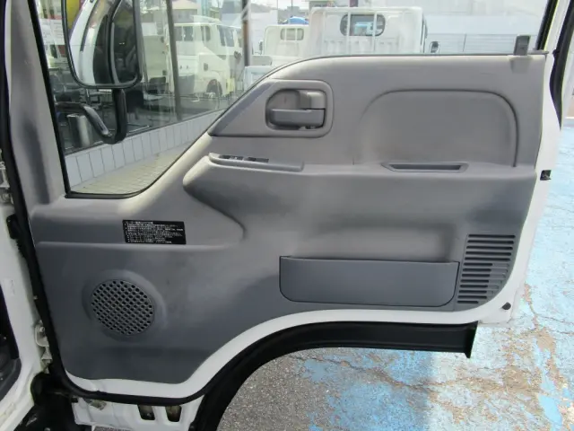 いすゞ エルフ TRG-NJS85A(2WD)の写真20