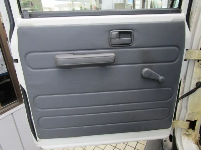 いすゞ エルフ TRG-NJS85A(2WD)の写真22