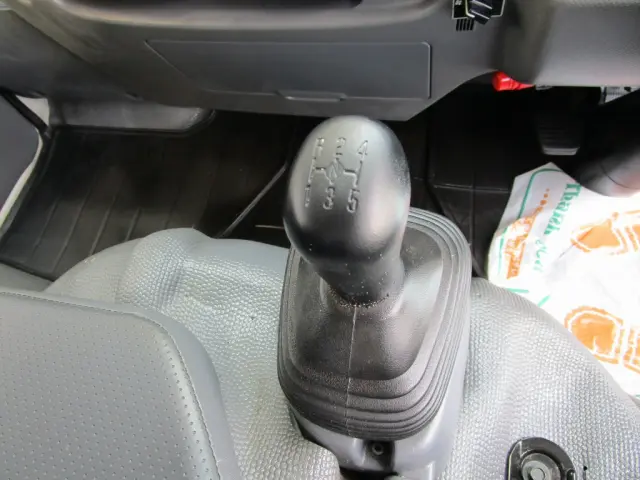 いすゞ エルフ TRG-NJS85A(2WD)の写真27