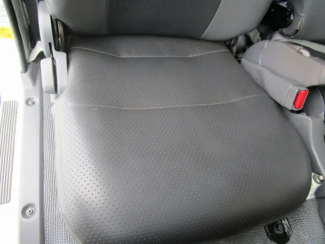 いすゞ エルフ TRG-NJS85A(2WD)の写真30