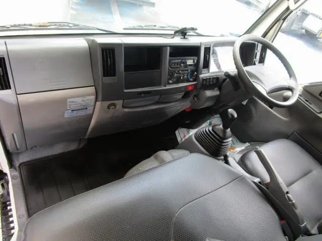 いすゞ エルフ TRG-NJS85A(2WD)の写真31