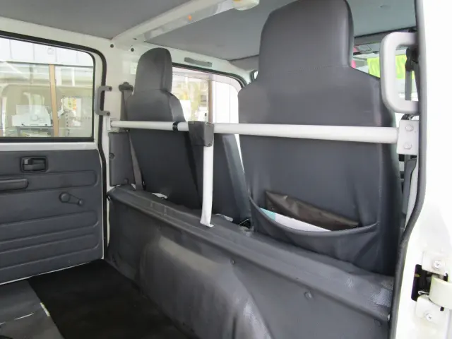 いすゞ エルフ TRG-NJS85A(2WD)の写真34