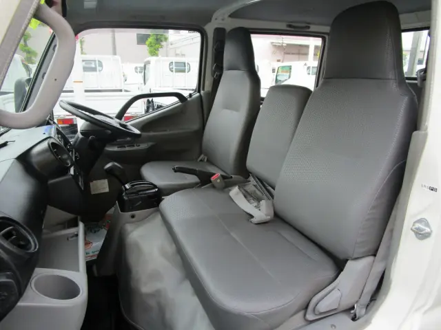 日野 デュトロ TPG-XZU605M(2WD)の写真32