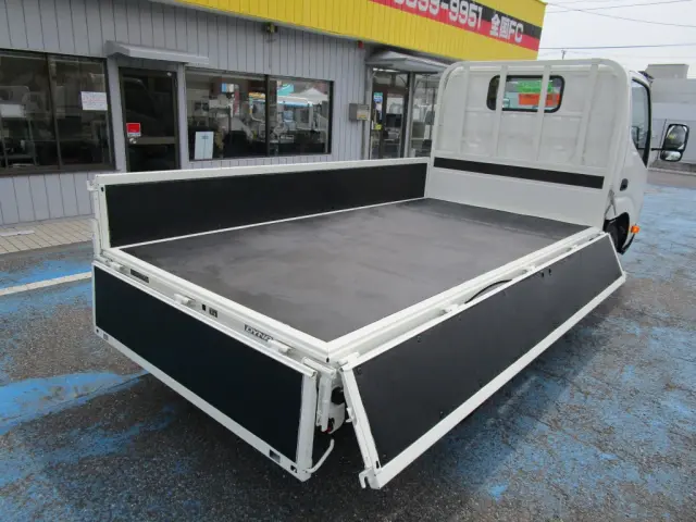 トヨタ ダイナ 2RG-XZC605(2WD)の写真2