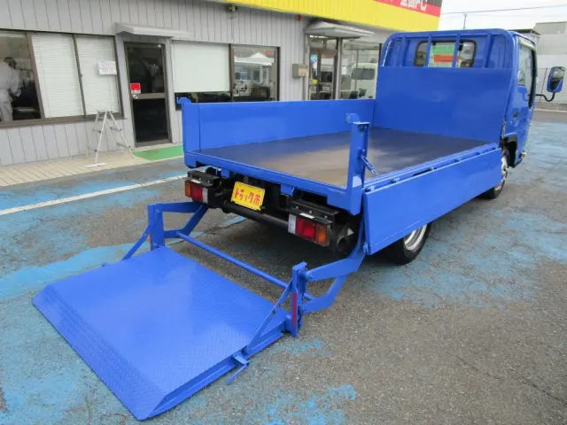 いすゞ エルフ TRG-NKR85A(2WD)の写真2