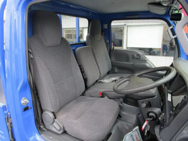 いすゞ エルフ TRG-NKR85A(2WD)の写真6