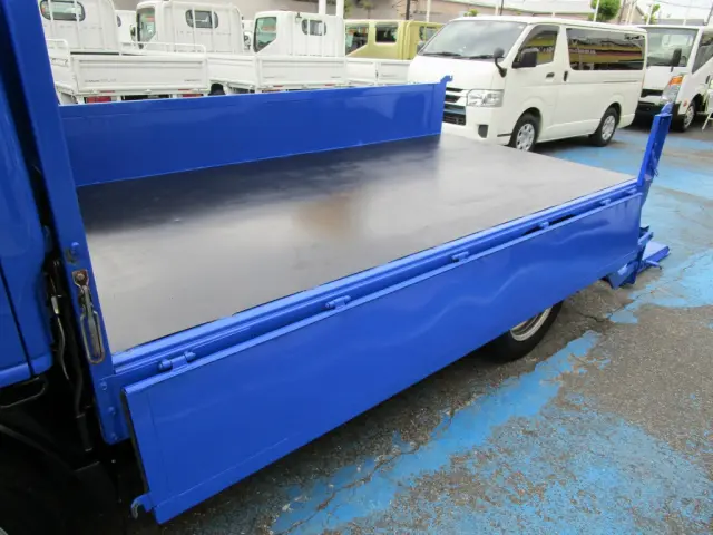 いすゞ エルフ TRG-NKR85A(2WD)の写真20