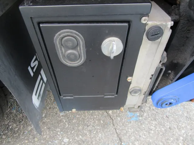 いすゞ エルフ TRG-NKR85A(2WD)の写真23