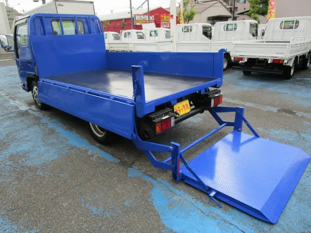 いすゞ エルフ TRG-NKR85A(2WD)の写真26