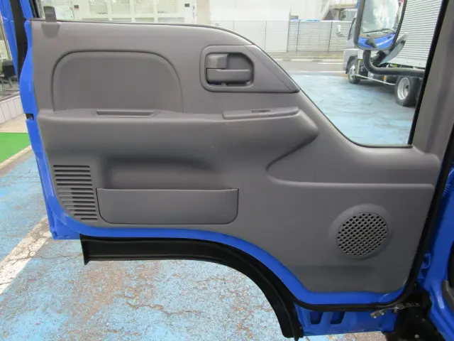 いすゞ エルフ TRG-NKR85A(2WD)の写真28