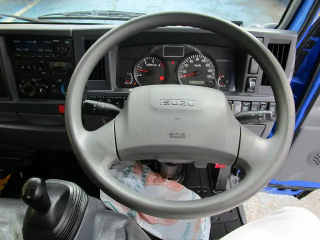 いすゞ エルフ TRG-NKR85A(2WD)の写真31