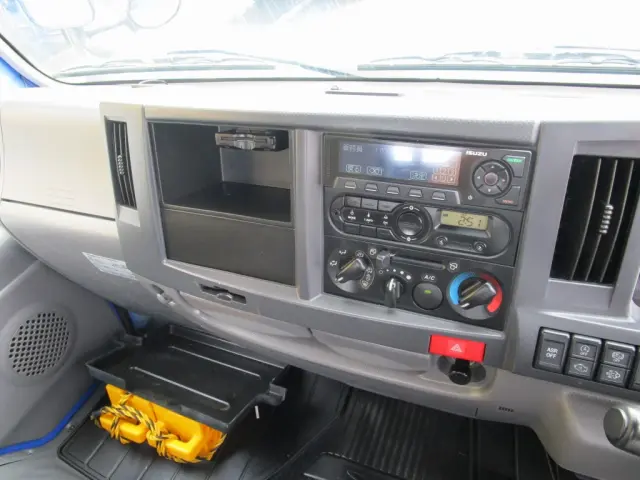 いすゞ エルフ TRG-NKR85A(2WD)の写真32