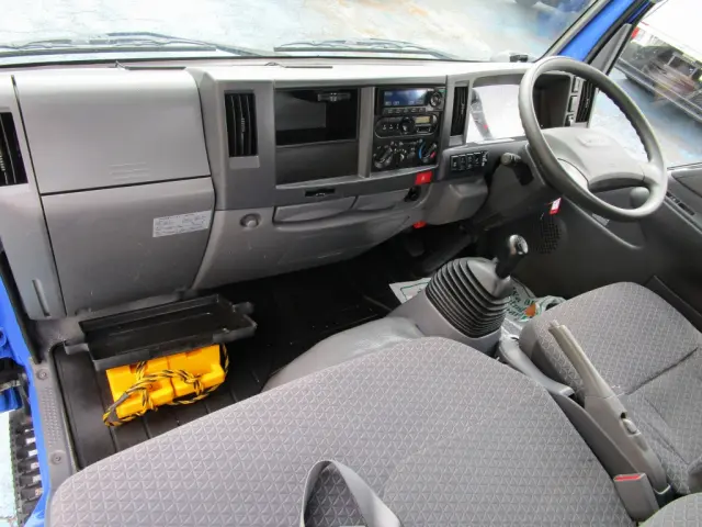 いすゞ エルフ TRG-NKR85A(2WD)の写真37