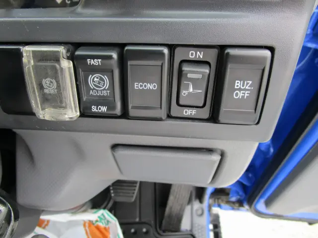 いすゞ エルフ TRG-NKR85A(2WD)の写真40