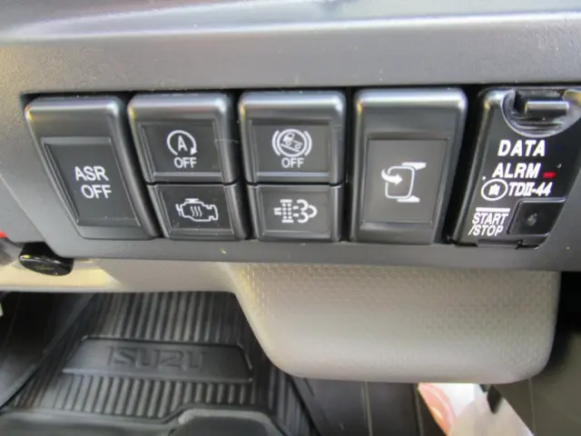 いすゞ エルフ TRG-NKR85A(2WD)の写真41