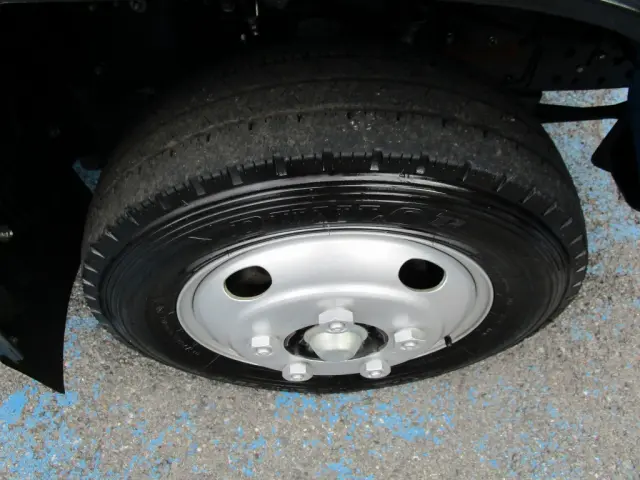 いすゞ エルフ TRG-NKR85A(2WD)の写真47