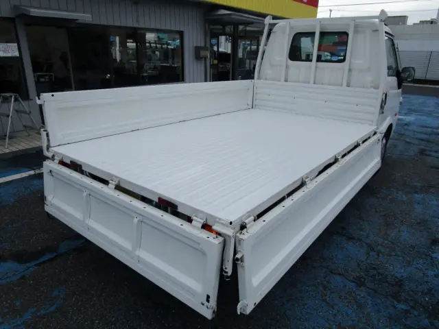 マツダ ボンゴトラック DBF-SLP2T(2WD)の写真2