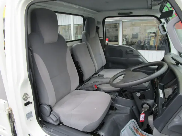 いすゞ エルフ TRG-NJR85A(2WD)の写真6