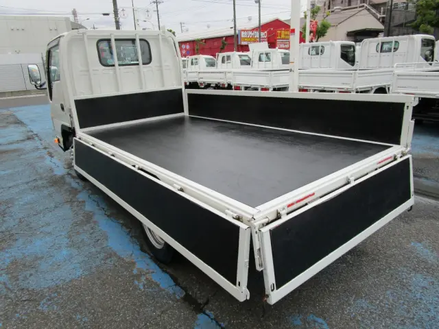 いすゞ エルフ TRG-NJR85A(2WD)の写真26