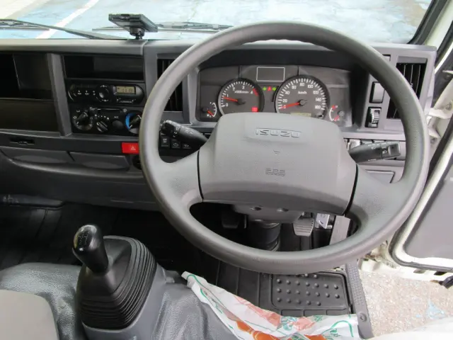 いすゞ エルフ TRG-NJR85A(2WD)の写真31