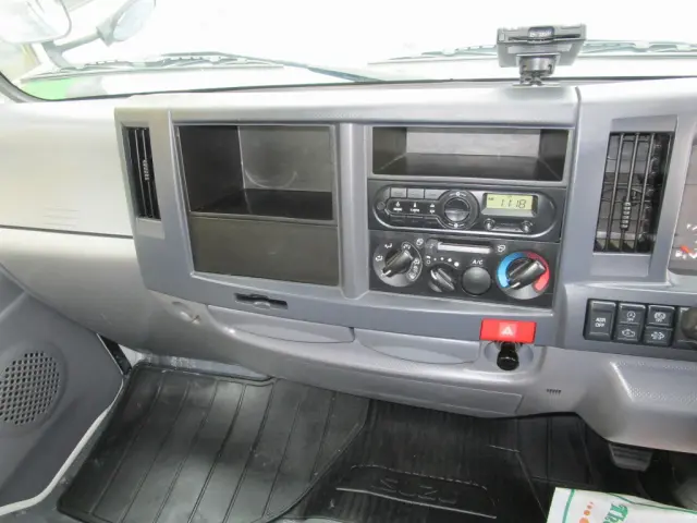 いすゞ エルフ TRG-NJR85A(2WD)の写真32