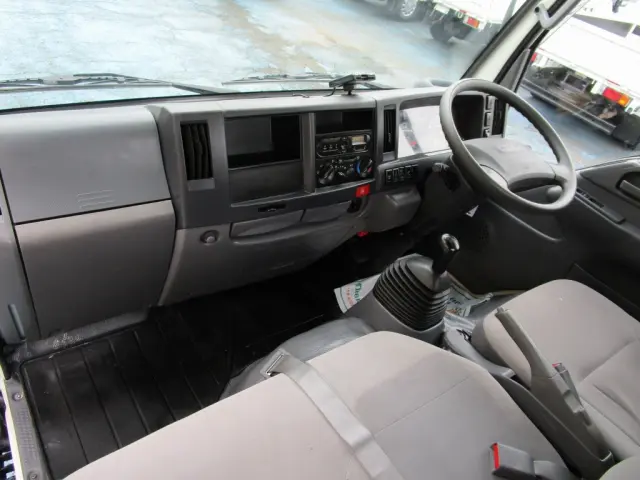 いすゞ エルフ TRG-NJR85A(2WD)の写真38