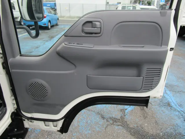 いすゞ エルフ TRG-NJR85A(2WD)の写真43